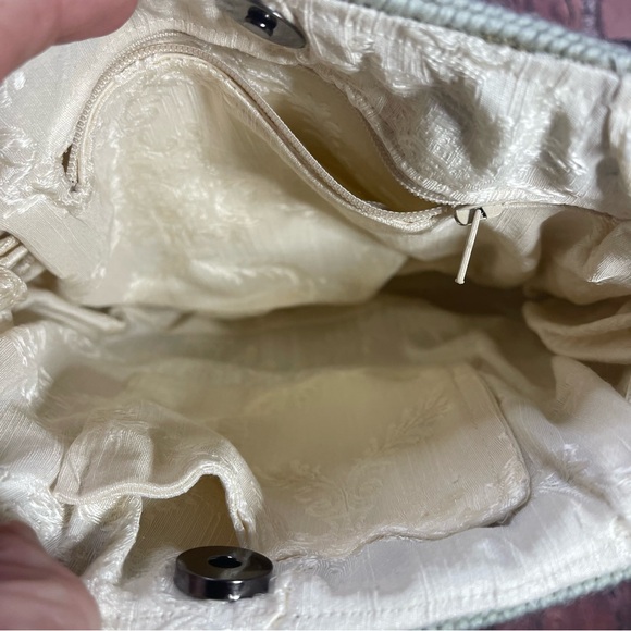 Vintage Handcrafted Floral Tapestry Handbag Needlepoint Cutch Bag Wooden Handle - Picture 8 of 14